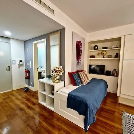 דירה Modern & Garage *