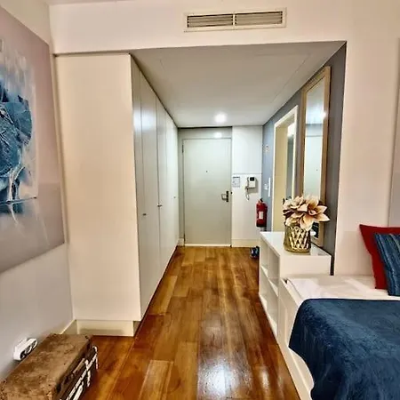 Modern Apartment & Garage Apartment *