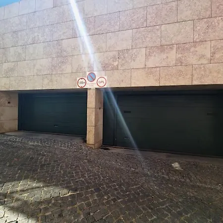 Modern & Garage Lejlighed *